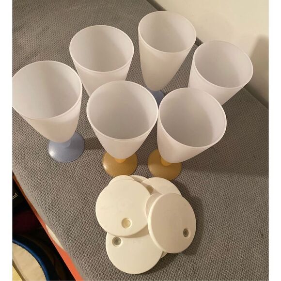 Tupperware Parfait Dessert Milkshake Tea Tall Cups 6 Total Pastel Colors 5 Tops - Picture 3 of 6